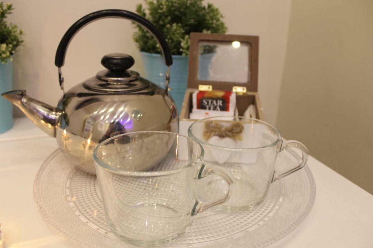 Da Polly A Piazza Amedeo Bed & Breakfast Napoli Ngoại thất bức ảnh